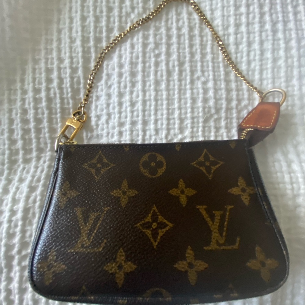 Louis Vuitton Mini Pouchette